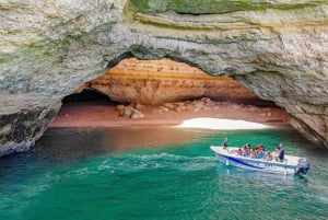 Depuis Portimão : Tour en bateau de Benagil avec un guide de la région