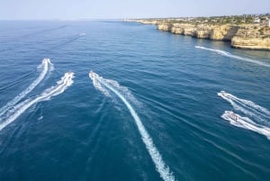 Da Portimão: Tour in barca delle grotte marine di Benagil all'alba