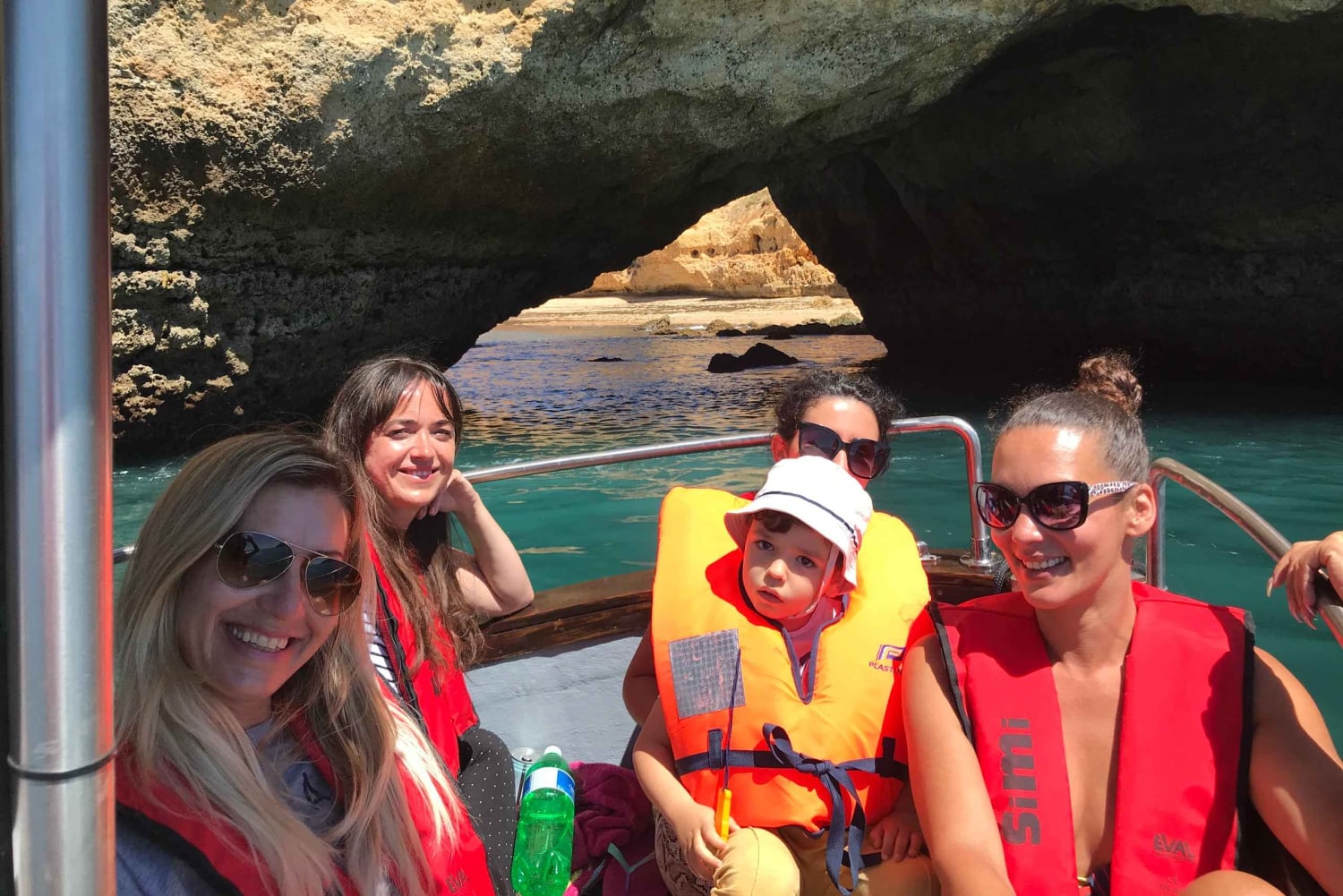 A partir de Portimão: Passeio de barco às Grutas de Benagil