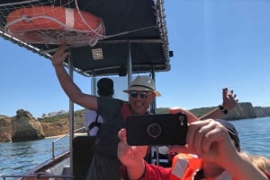 A partir de Portimão: Passeio de barco às Grutas de Benagil