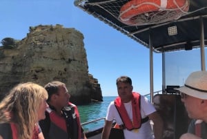 A partir de Portimão: Passeio de barco às Grutas de Benagil