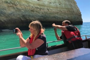 A partir de Portimão: Passeio de barco às Grutas de Benagil
