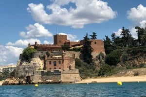 A partir de Portimão: Passeio de barco às Grutas de Benagil