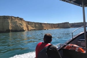 A partir de Portimão: Passeio de barco às Grutas de Benagil