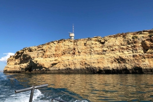 A partir de Portimão: Passeio de barco às Grutas de Benagil