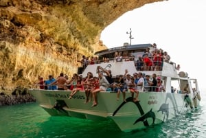 Da Portimão: crociera in catamarano alle grotte di Benagil con barbecue