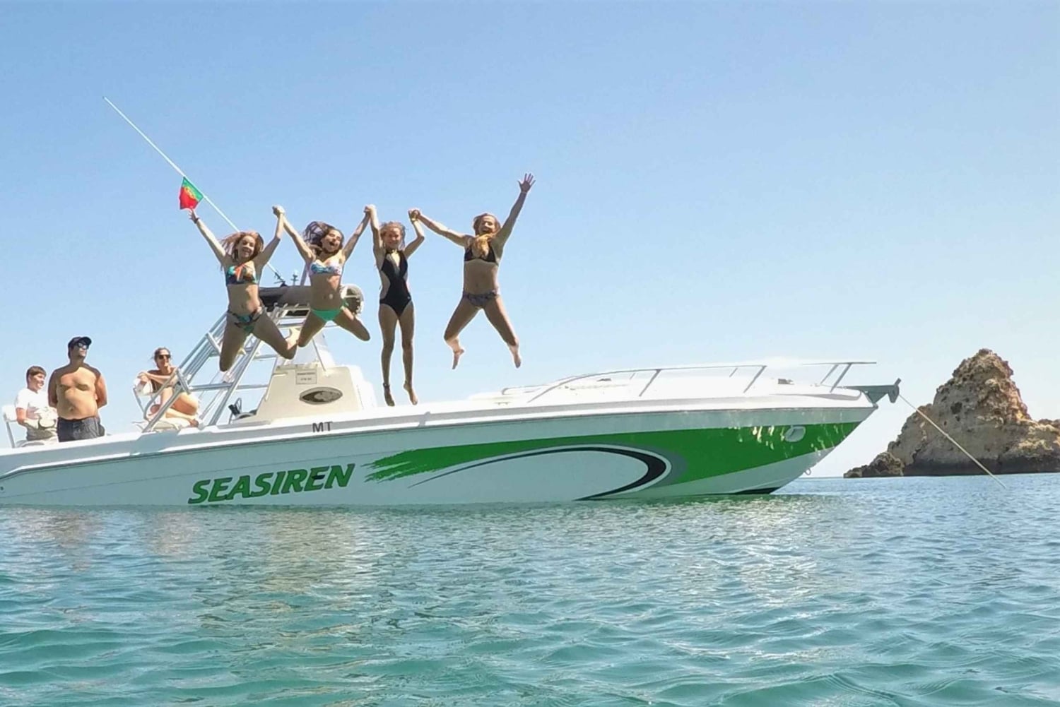 From Portimão: Private Benagil Caves Boat Tour with Drinks