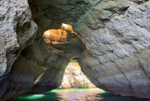 Portimãosta: Benagilin luoliin.