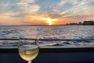 From Portimão: Sunset Boat Trip with Wine