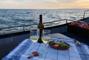 From Portimão: Sunset Boat Trip with Wine