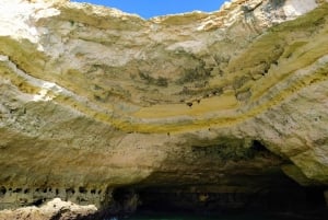 Da Vilamoura: tour in barca alle grotte di Benagil e delfini
