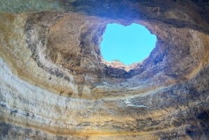 Depuis Vilamoura : Circuit de 2,5 heures dans la grotte de Benagil et visite en bateau des dauphins