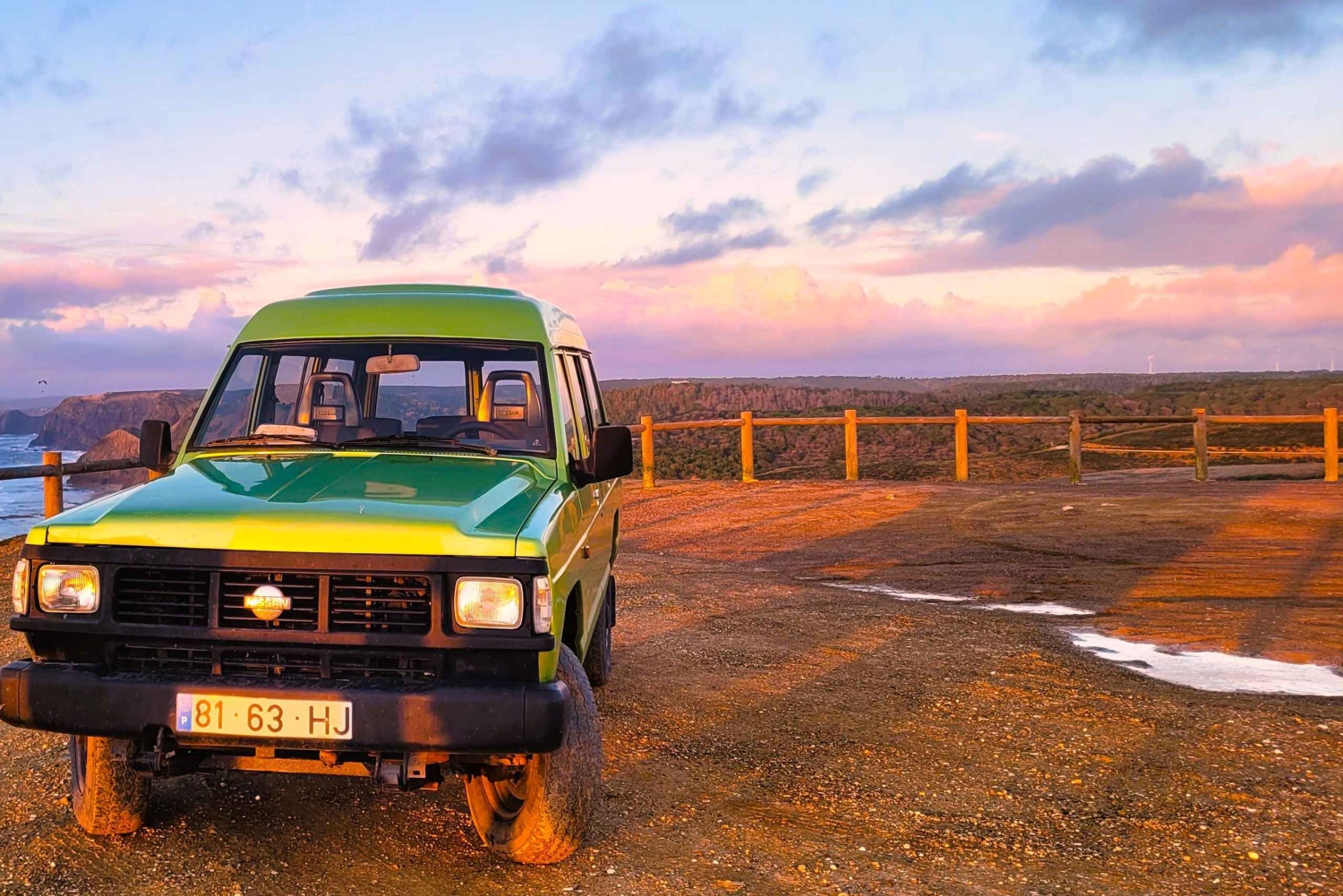 Halbtägige Jeep-Sonnenuntergangssafari mit portugiesischem Wein