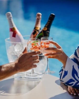 Honorio Pool Lounge & Restaurant