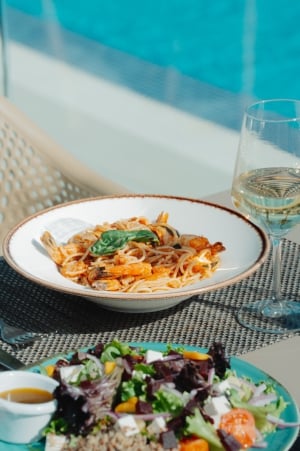 Honorio Pool Lounge & Restaurant