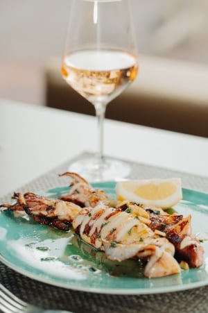 Honorio Pool Lounge & Restaurant