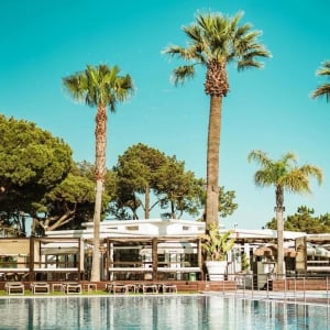Honorio Pool Lounge & Restaurant