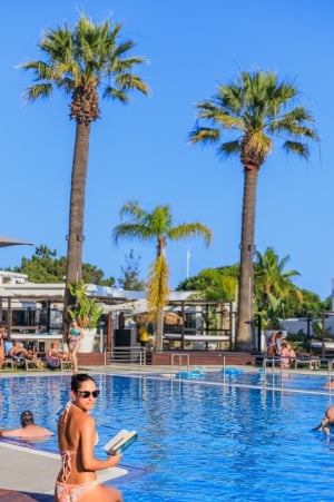 Honorio Pool Lounge & Restaurant