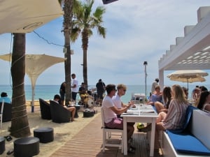 Izzys Beach Restaurant