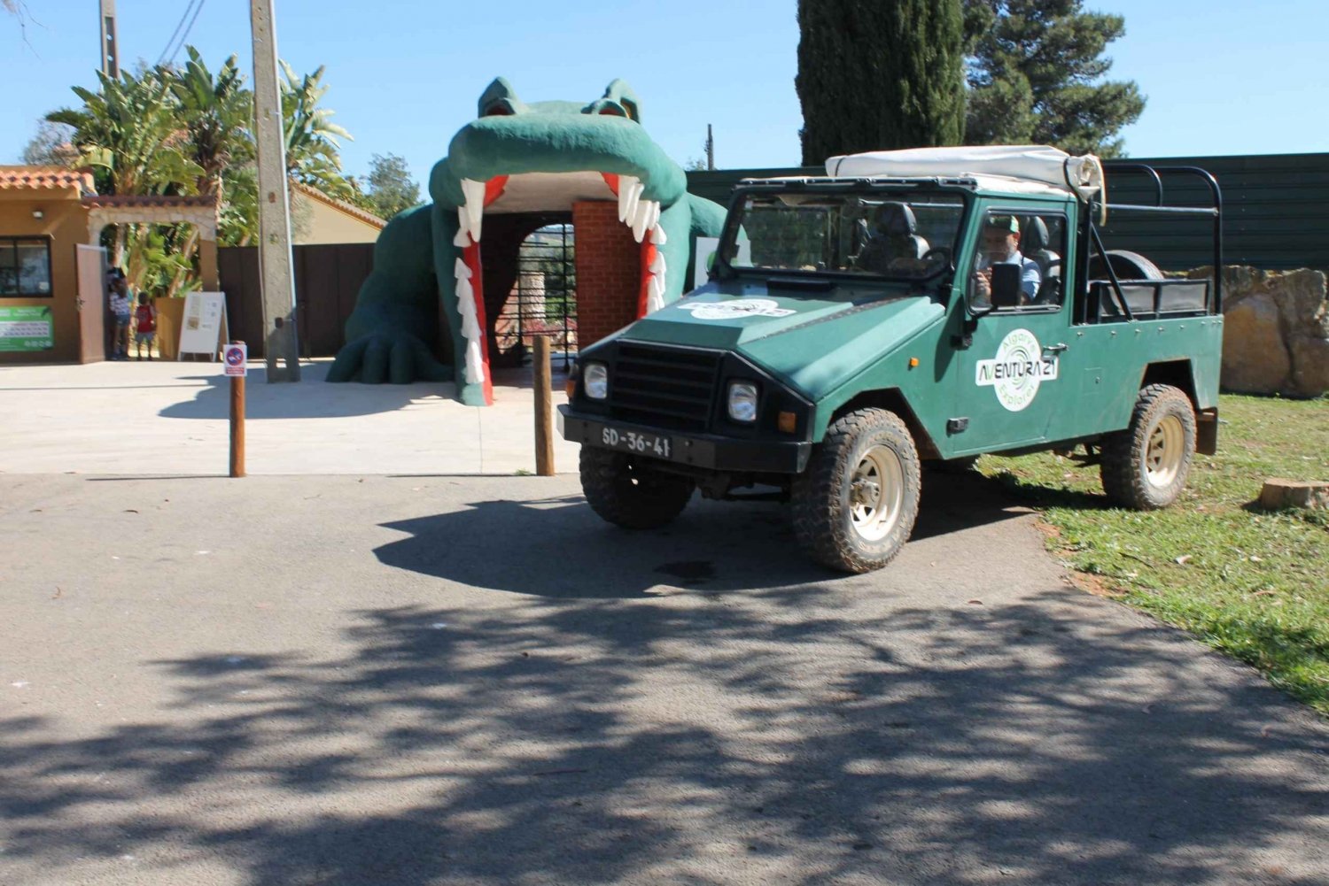 Albufeira: Halvdagssafari med jeep och djurpark