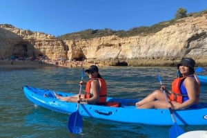 Benagil Beach: Kajakfahrt zu den Benagil-Höhlen mit Sonnenaufgangsoption