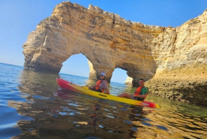 Lagoa: Benagil Höhle und Marinha Strand Geführte Kajaktour