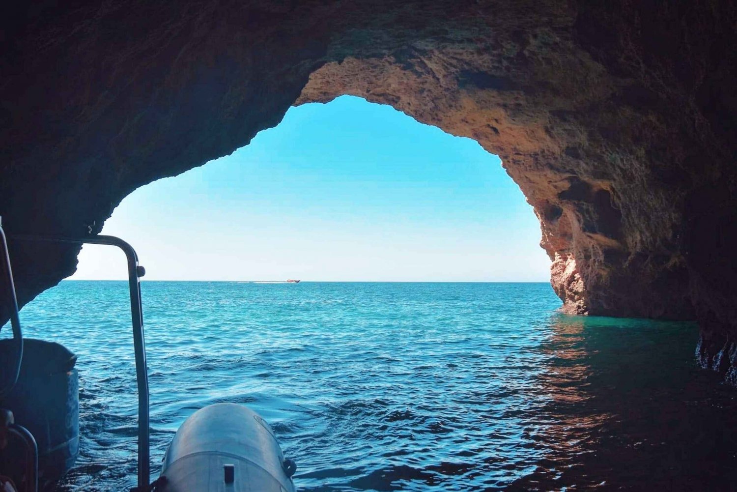 Lagos: Sunrise at Benagil Cave - A magical morning