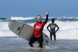 Lagos : cours collectifs de surf pour tous les niveaux