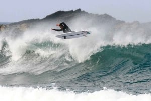 Lagos : cours collectifs de surf pour tous les niveaux