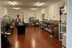 Lagos: Guided Gin Distillery Tour With Tasting at Alma Luz