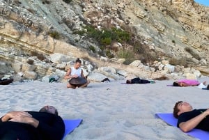 Lagos : Calme océanique | Yoga sur la plage et voyage sonore au handpan