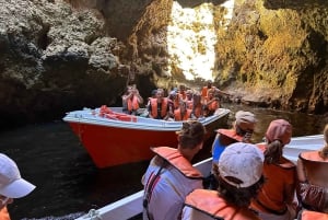Lagos: Passeio de barco pelas grutas da Ponta da Piedade
