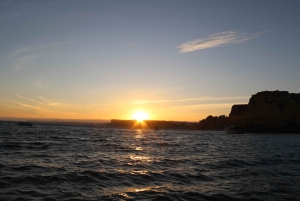 Lagos : tour en bateau au coucher du soleil à Ponta da Piedade
