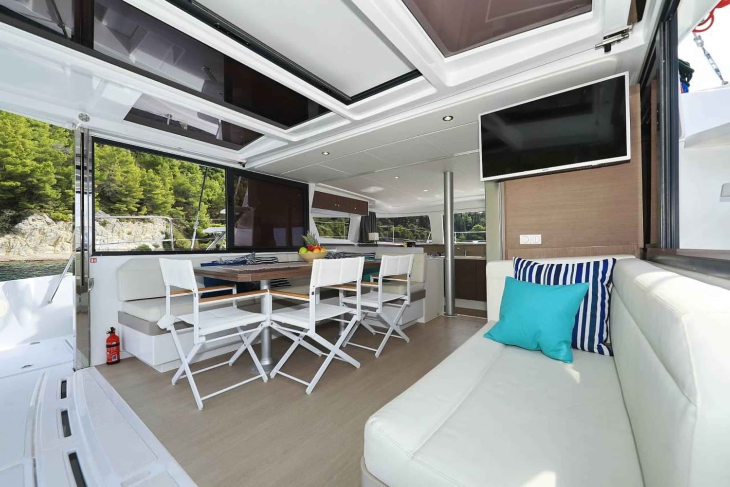 Lagos: Private Catamaran Cruise with Drinks and Snacks