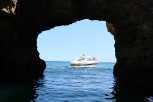 Lagos: privéjachtcruise langs de kust van de Algarve