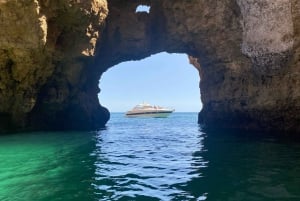 Lagos: privéjachtcruise langs de kust van de Algarve