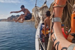 Lagos: Sailboat Trip to Ponta da Piedade