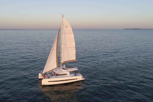 Lagos: Sunset Catamaran Cruise with Welcome Drink