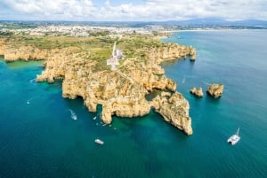 Lagos to Burgau: Algarve Catamaran Cruise with Lunch