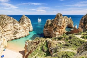 Lagos to Burgau: Algarve Catamaran Cruise with Lunch