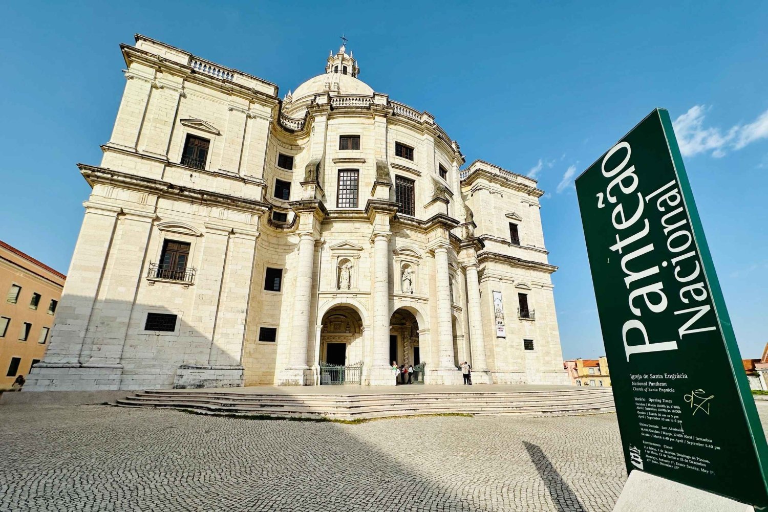 Lisboa: tour en tuk-tuk por Alfama y Mouraria con guía