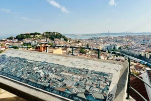 Lisboa: tour en tuk-tuk por Alfama y Mouraria con guía