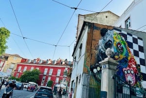 Lisboa: tour en tuk-tuk por Alfama y Mouraria con guía