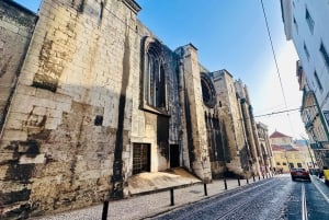 Lisboa: tour en tuk-tuk por Alfama y Mouraria con guía