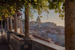 Lisbon: Early Morning TukTuk Tour - hotel/cruise ship pickup