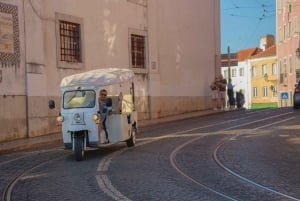 Lisbon: Early Morning TukTuk Tour - hotel/cruise ship pickup