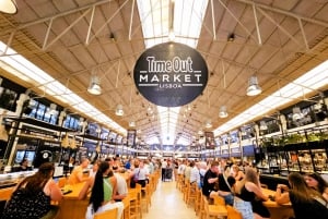 Lisbon: Guided Tuk-Tuk Tour Alfama and history 90 min