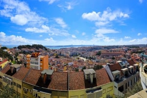 Lisbon: Oldtown and alfama 90 min by tuktuk