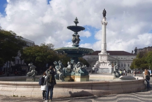 Lisbona: Tour privato a piedi dei luoghi più importanti della città