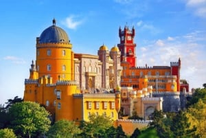 Lisboa: Sintra, Pena, Regaleira og Cascais - guidet dagstur